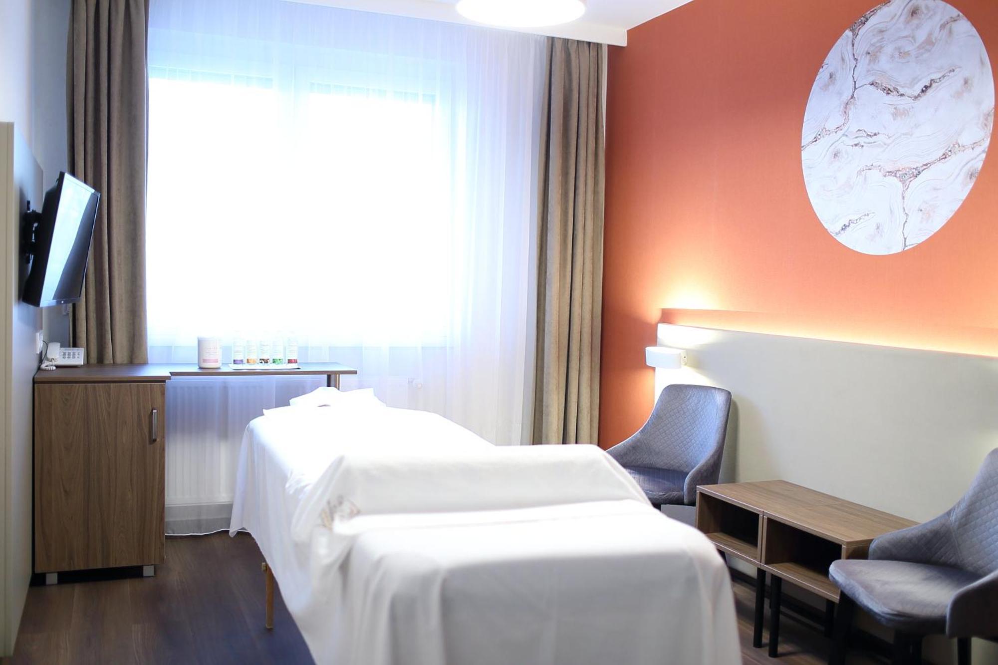 Hotel Crystal Hajdúszoboszló Esterno foto