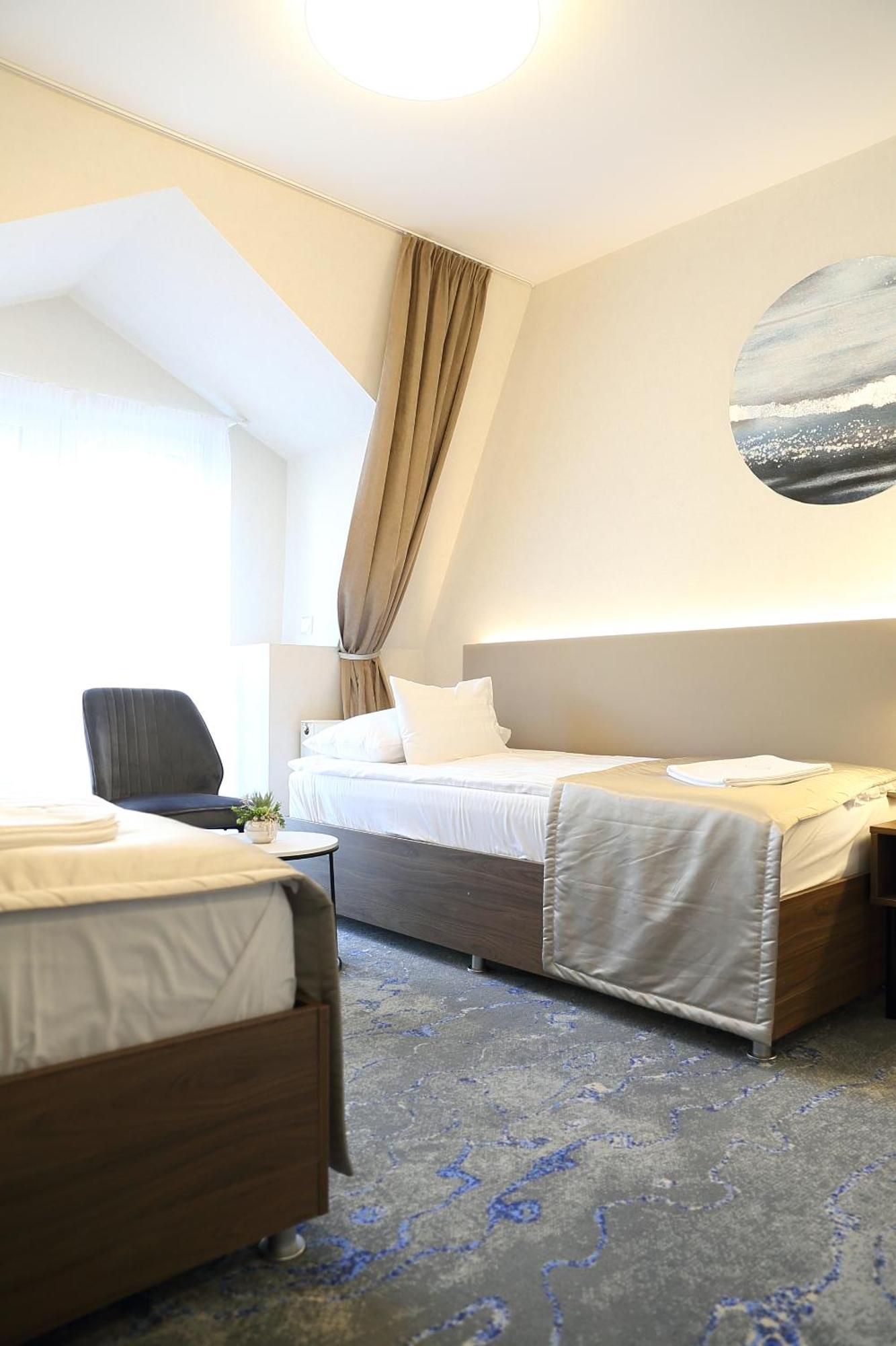 Hotel Crystal Hajdúszoboszló Esterno foto